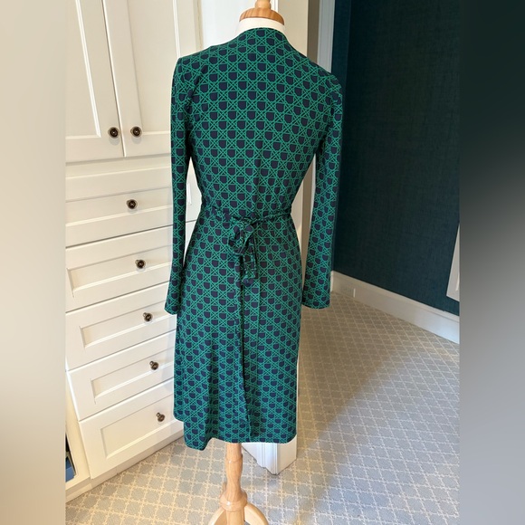 Elegant Green Geometric Wrap Dress - S - Picture 2 of 3